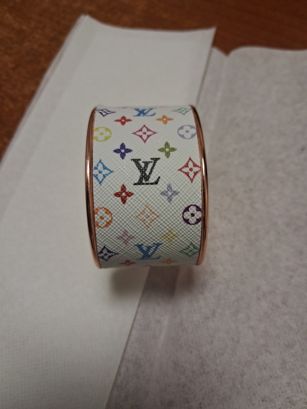 LV Logo Fashion Bracelet - Picture 3 of 4